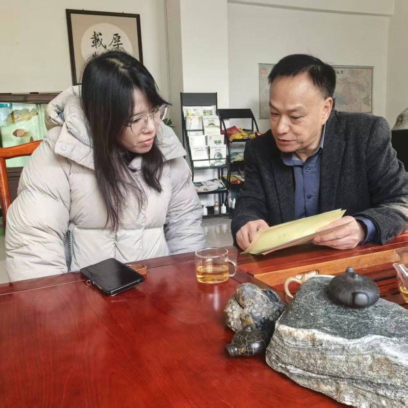 Gospodin Cao iz Zhejianga posjetio je tvornicu za hranu Baosheng za pregled